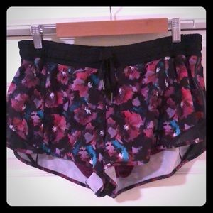 Lululemon Hotty Hot Run Short